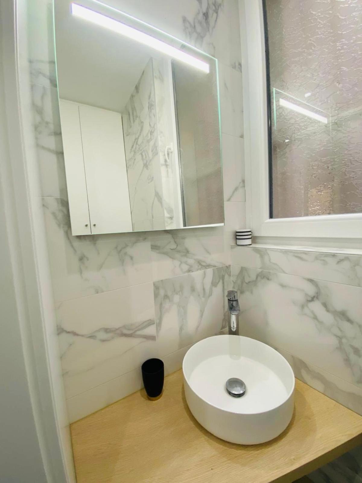 Marais Sentier Apartment Paris